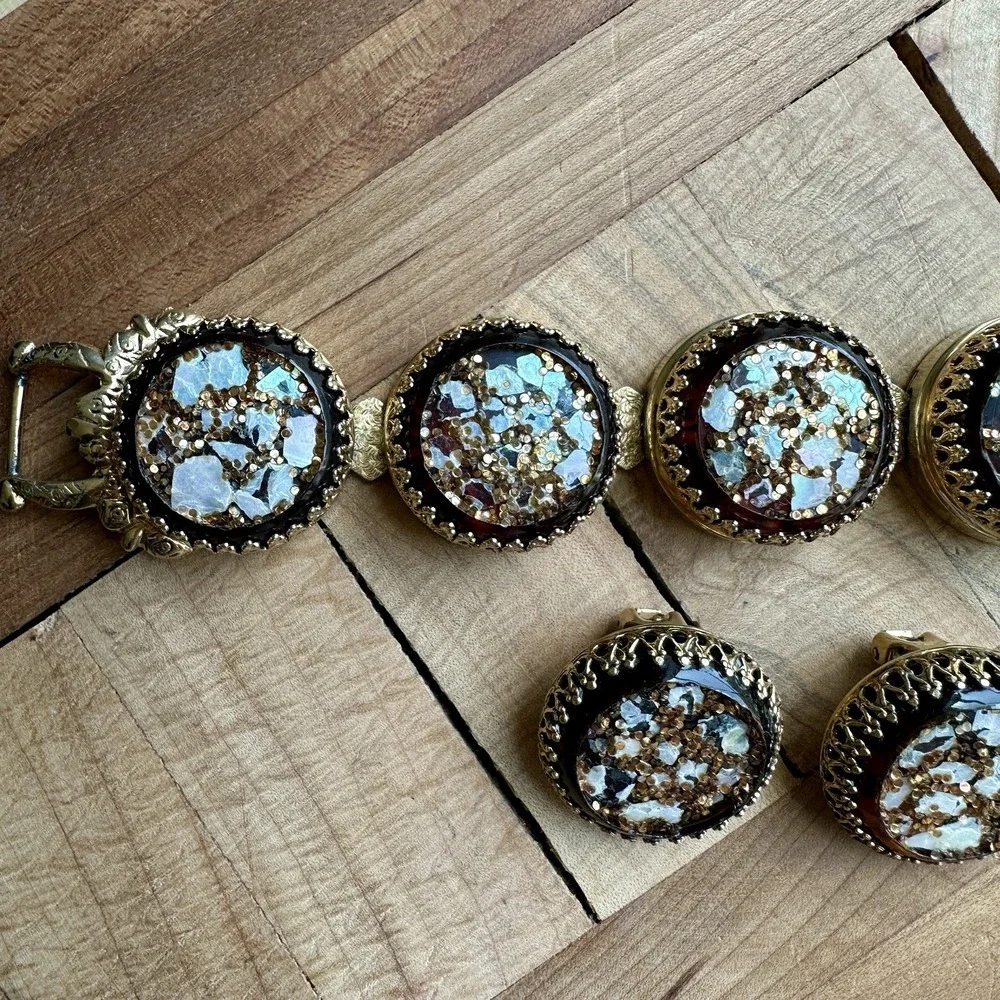 Vintag 1950's Confetti Bracelet 6.5 Inch w Clip Earrings Acrylic Gold Flake MOP